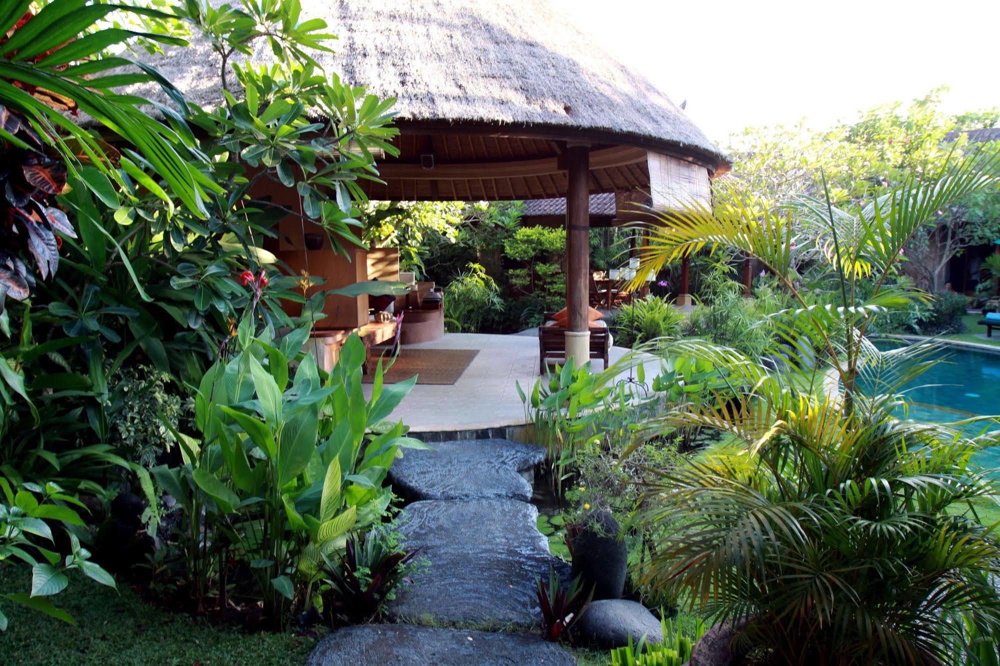 Villa Plawa Asri Seminyak Esterno foto